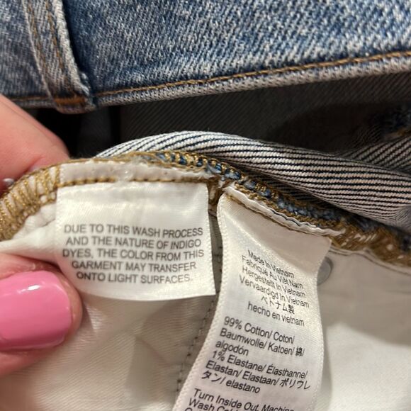 J. Crew Mid-rise denim short in Lakeshore blue wash cut off NWT size 33 - Picture 8 of 10